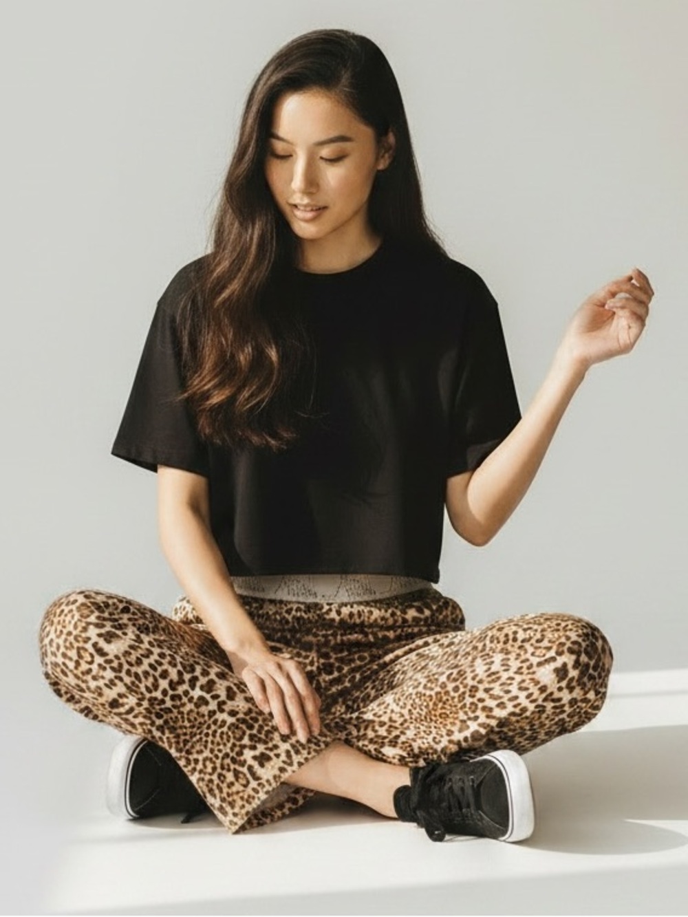 079. Leopard print pull on lounge wide leg pant in tan and brown - Picture 5 of 7
